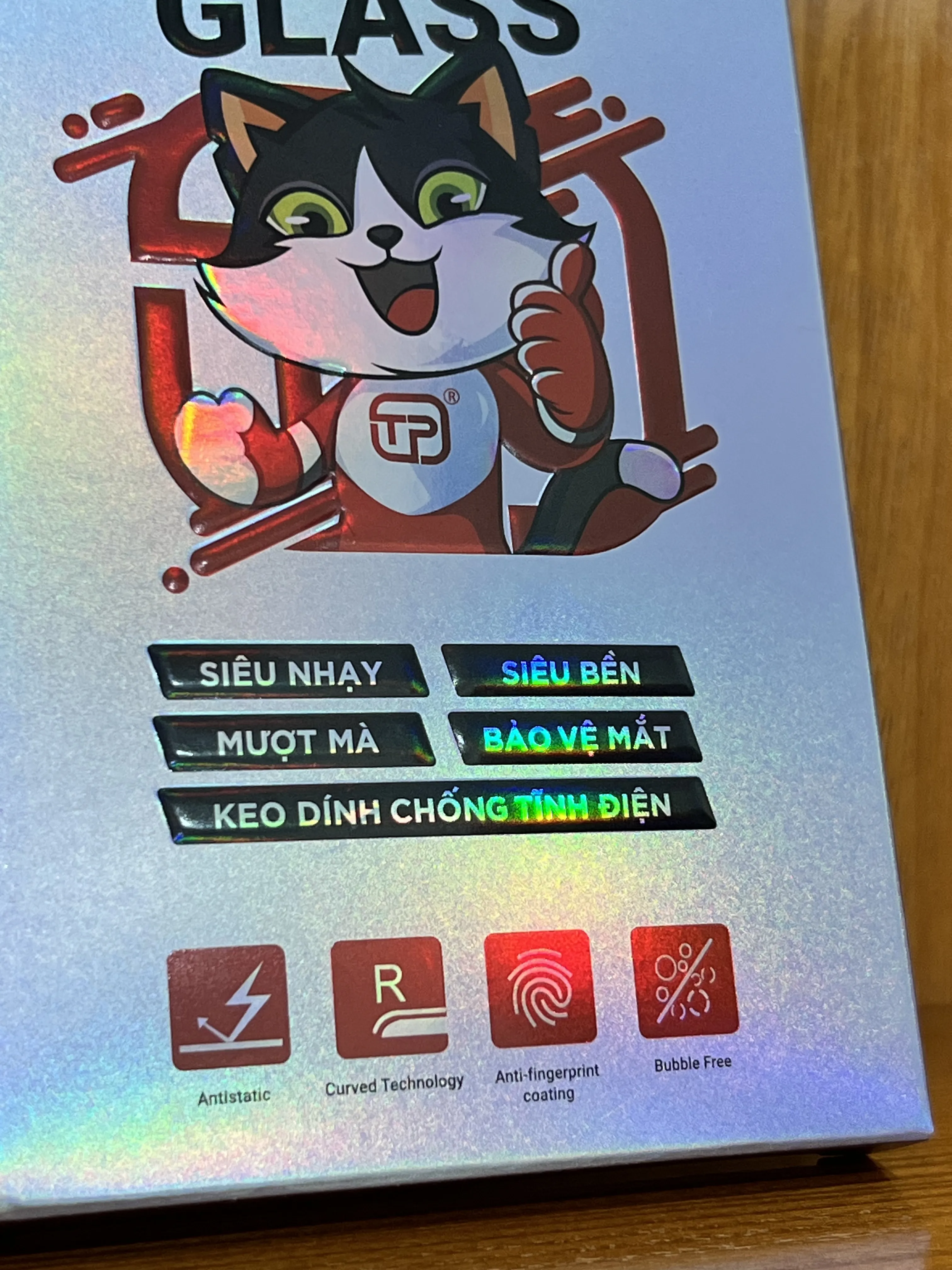 Kính cường lực CL68 là giải pháp bảo vệ màn hình toàn diện dành cho người dùng smartphone muốn sở hữu một lớp kính bền bỉ